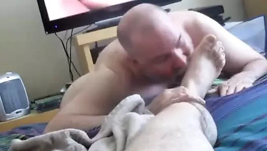 Superfan emilir, iki yük verir.