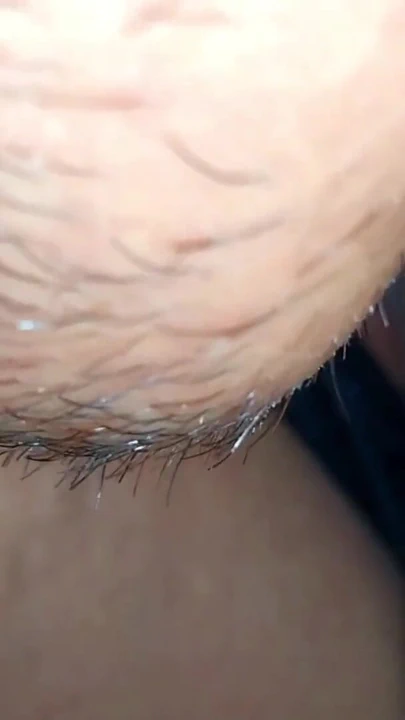 Kocam bana patronumun sikine binme ve onun boşalmasını ondan almama izin veriyor, hepsi zam karşılığında. | Klip 1