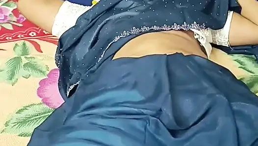 Hintli güzel Telugu teyze Ghost amcığı sikiyor ateşli vücut whail teyzeyi sikiyor