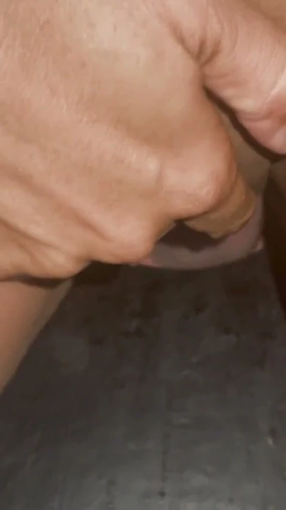 Gloryhole'da yabancılarla oynamayı seviyorum | Bölüm 1