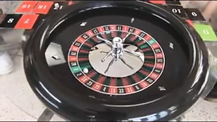 Amerikalı gençler komik bir seks oyunu oynuyor ve lanet