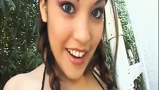 Esmer hatun ıslak eylemde zonklayan yarakla genişliyor