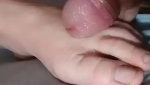 Ayakları üzerinde boşalmak