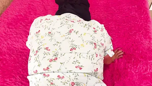 Zehra sevgilisine içiriyor - ateşli Türk klibi