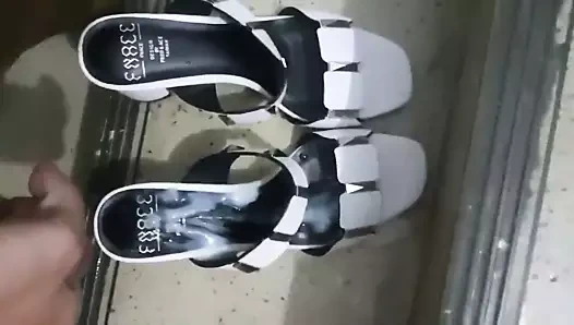 Ayakkabıya büyük boşalma