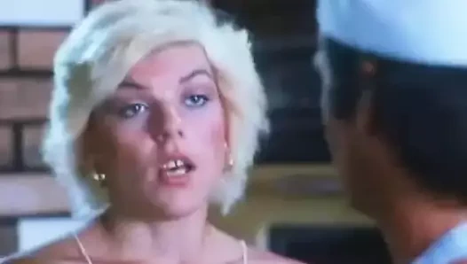 Yoğun öğle yemeği molası sırasında klasik üçlü