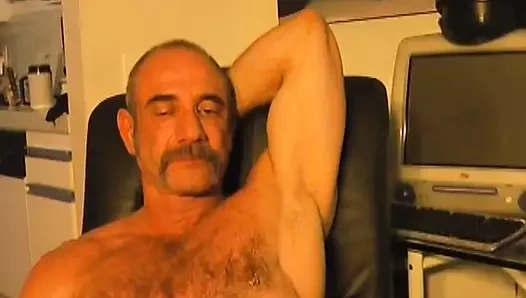 Anthony deangelo yalnız