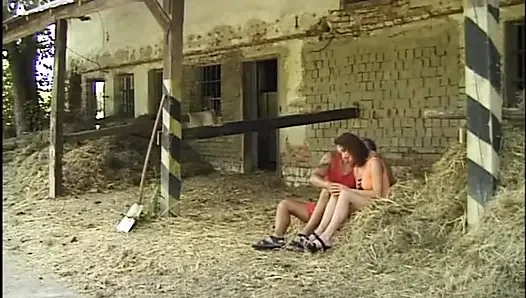 Sıska Azgın Orta Yaşlı Seksi Kadın Banyoda Seks Yapıyor