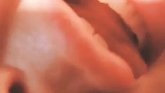 Orta yaşlı seksi kadın
Ağız
Yüz