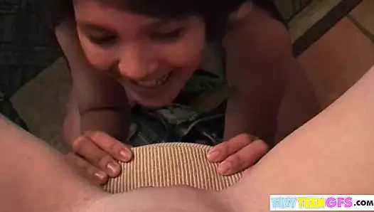 Brooke skye yürüdü çıplak ve yalama kedi