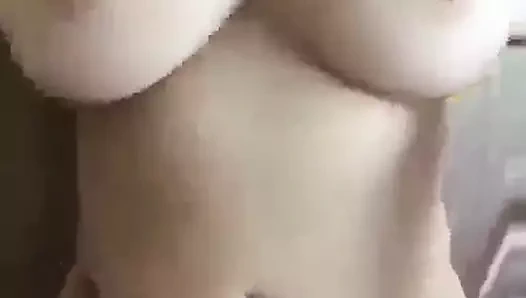 büyük göğüsler seks