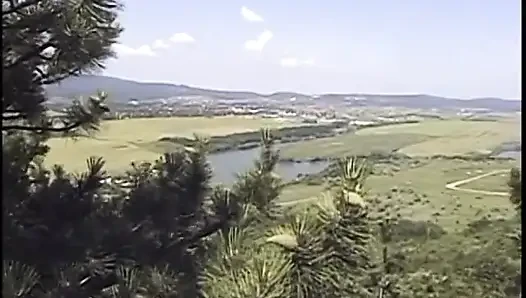 Şanslı adamın sikişecek bir erkeği ve sürtük bir kadını var