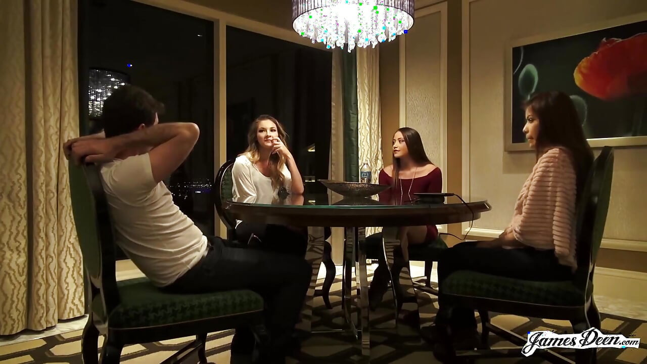 Avi Love, Bambi, Sami Parker James Deen ile ters grup seks yapıyor