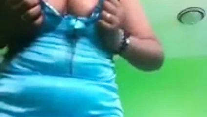 Sıcak ara tombul dans