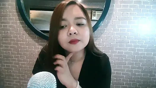 Çevrimiçi öğretmen kamera önünde mastürbasyon yapıyor