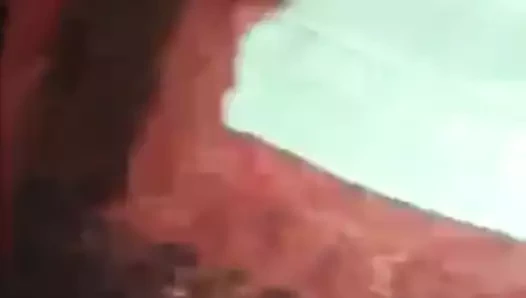 Faslı kız büyük götünü gösteriyor