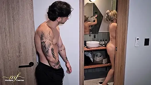 Yağmurdan sırılsıklam vardım ama üvey oğlum dölüyle bile ıslatıyor - Monique Fuentes ve Zack Whiter
