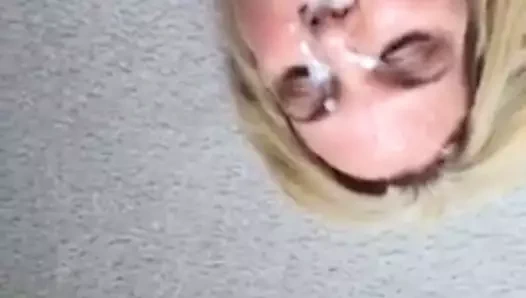 Süt benim horoz üzerinde senin yüzünde