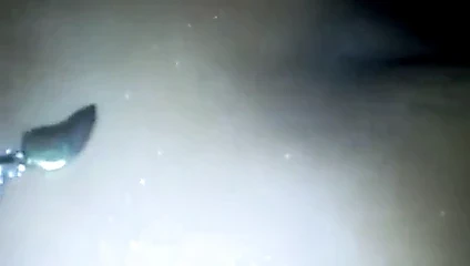 elle se filme sur la douche