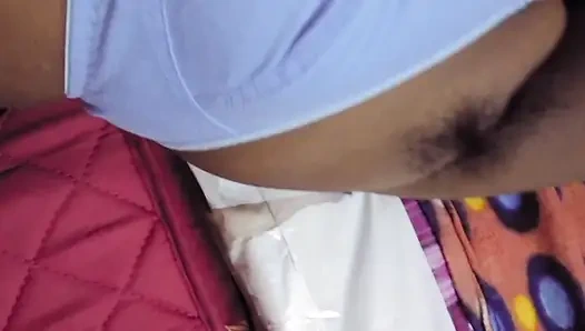 Desi Tamil dziwka żona Renu nagrywa seks z cuck mężulek dla cukru stepdaddy boobs Squeeze Hairy Pussy Misjonarz! Indianhotwifex