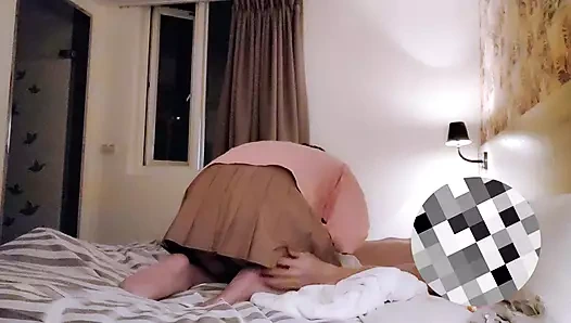 Travesti ting-xuan, bacakları zayıf olana kadar büyük bir horoz olan bir adam tarafından becerdin