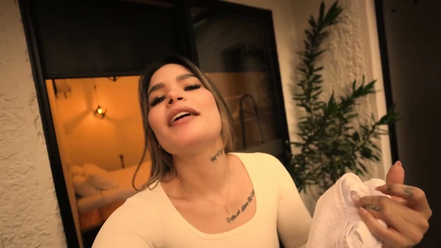 Kocamı otel çalışanıyla aldatıyor! Bakış açısı - Carolina Agudelo