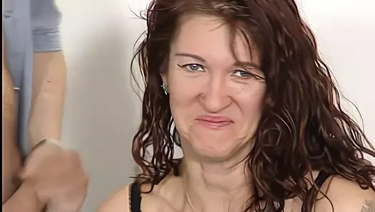 junges gepierctes luder faengr direkt beim casting an zu blasen