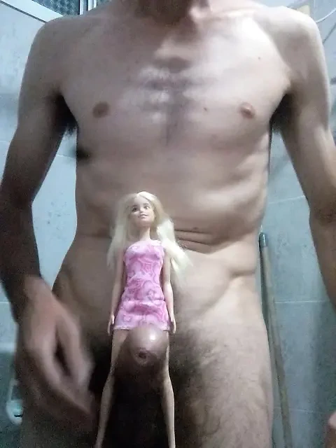 Büyük memeli bebek penise zevk veriyor