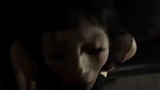 Gotik kız kasabada büyük zenci karşı