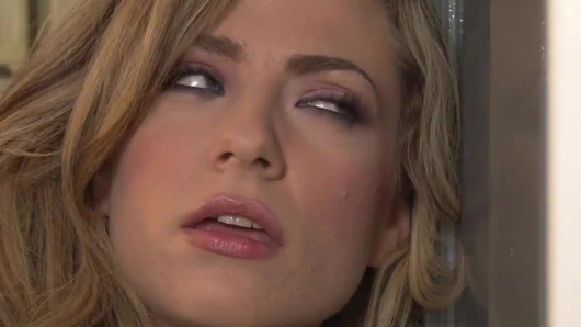 Çok büyük! yeni potansiyel oda arkadaşı geniş adam mastürbasyon yaparken yakalıyor