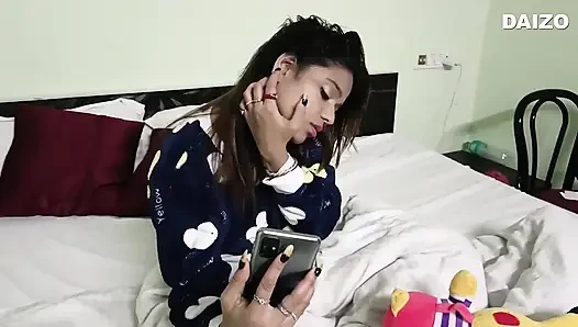 Hintli evli evli kadın dewar tarafından ağzına boşaltılarak sikiliyor tam Hintçe seks videosu