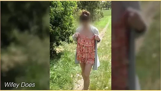 Evli kadının ilk çıplak halka açık ateşli teşhirci teşhirci