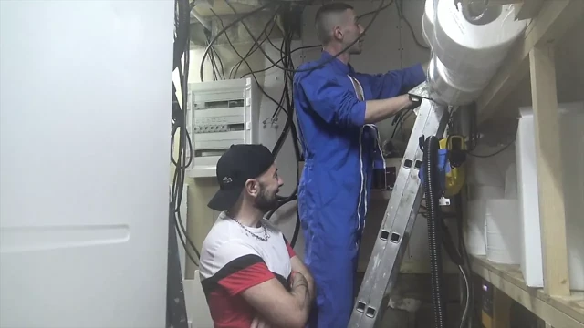Jess royan eğlenceli cru için muscle düz askeri işçi becerdin