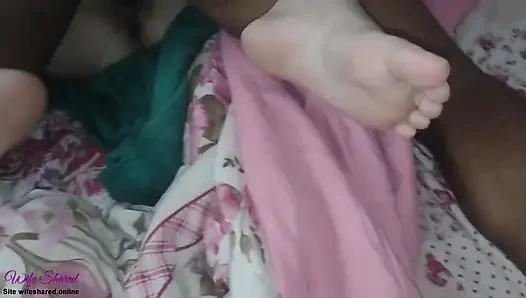 Evli kaltak oturuyor