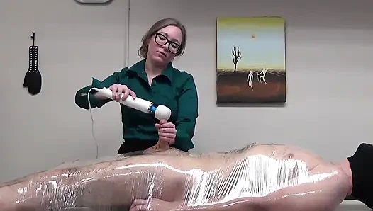 Bossy Shelby Volume1 başrolde Shelby Montgomery