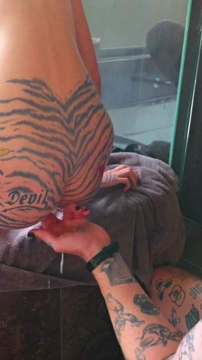 Amatör anal seven porno yıldızı dev dildosunu götüne sokuyor ve hastaneye gitmek zorunda - tam vlog | Klip 2