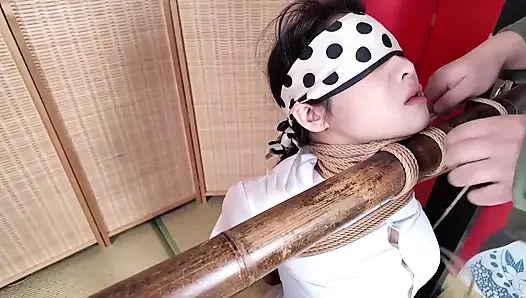 Xr22-kız direğine bağlı ve disiplinli.