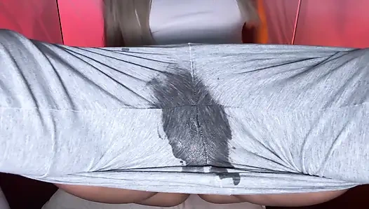 Leggins'imi ıslat - meme ucu oyunu beni sırılsıklam yapıyor