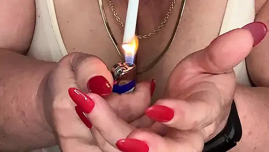 Kırmızı topuklu dumanlı güzellik