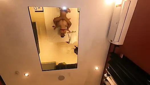 Evli orta yaşlı seksi öğretmen öğrencisiyle eğleniyor