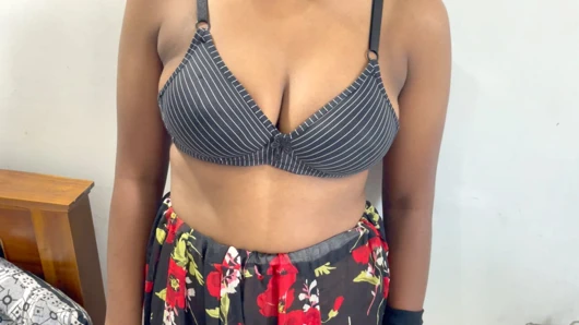 Hintli desi ateşli yenge sert sikişiyor romantik ateşli azgın büyük yarak pembe amcık boşalması