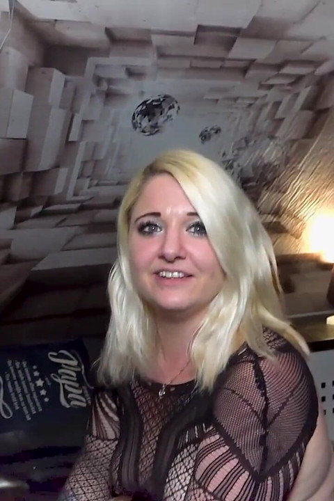 Dolgun Alman Eşi Jessie - İlk Creampie Gangbang