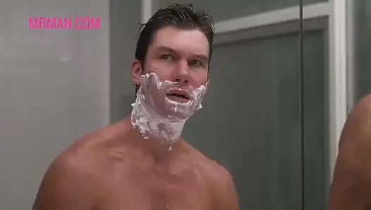 Havlu düşer ve ünlü horoz ortaya çıkar