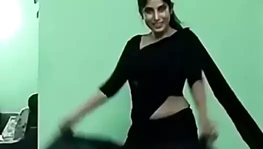 Ajina menon seksi tik tok aktris 2