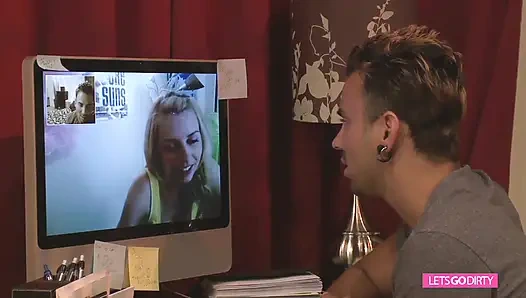 Retro sarışın genç kız sikişiyor