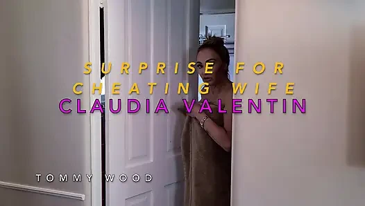 Büyük memeli sarışın orta yaşlı seksi kadın Claudia kocasını aldatıyor