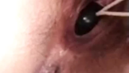 Japon kız aşk topları 2 ile oynuyor