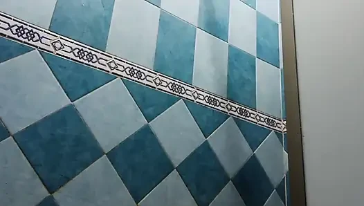 Duşta Meksikalı tombul Karmica'nın derlemesi