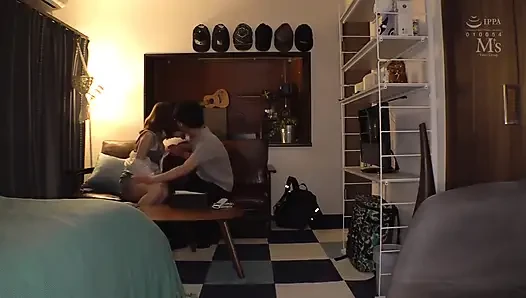 Tatlı kız sakso yeteneğini kullanarak seni boşaltmak istiyor. bölüm 3