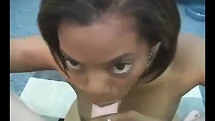 Oral seks içinde senin beyaz erkek arkadaş horoz